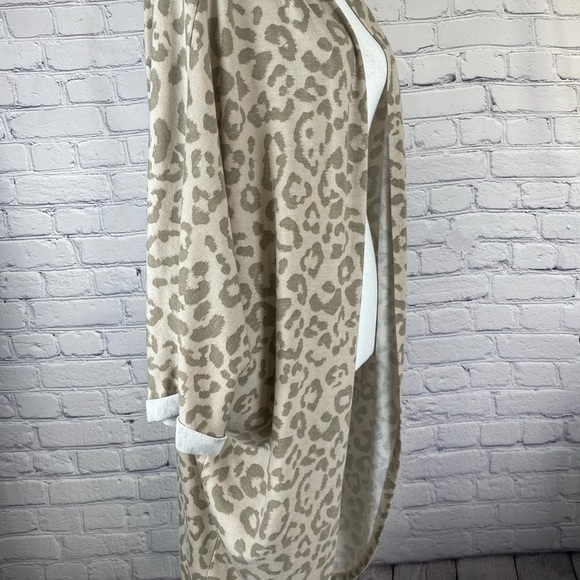 Leopard Print Oversized Duster Cardigan size Medium - Picture 3 of 8